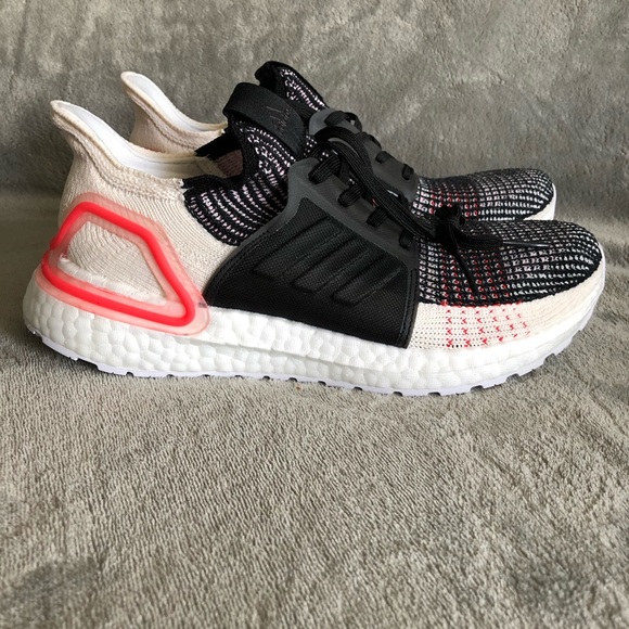 Women’s Adidas Ultraboost 19 Core Black/Orchid - Picture 2 of 3